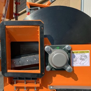 Branch shredder Deleks DK-900 13hp output