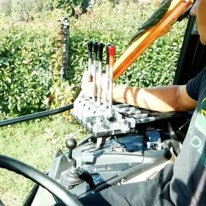 Cortasetos para tractor Deleks FALCO-130