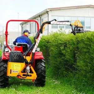 Hydraulic hedge trimmer arm for tractor Deleks AIRONE-130-TR 20-60HP