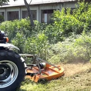 Raupenmäher auf Traktor Deleks BUGGY-120C