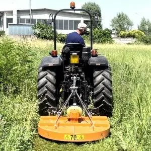 Raupenmäher auf Traktor Deleks BUGGY-120C