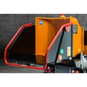 Forst ST6D wood chipper with 150 mm trailer