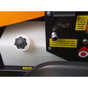 Diesel-Holzhäcksler Forst ST8D mit 200 mm Anhänger