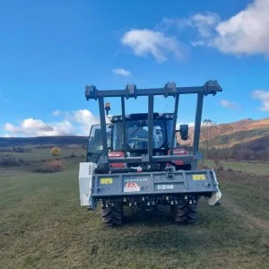 Broyeur à marteaux Zeppelin Grand débroussaillage F200 180 HP