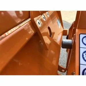 Pala trasera para tractor Deleks BUCKET-120 con puerta trasera