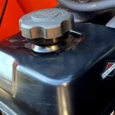 Mini-Dumper mit verfolgte und Schaufel Deleks MB8000 Treibstoff