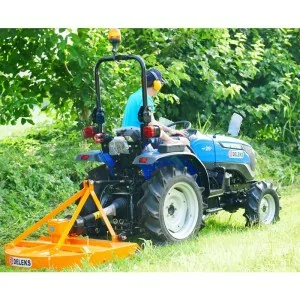 Débroussailleuse tracteur DELEKS BUGGY avec lames