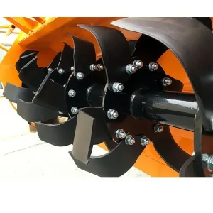 Rotovator für Traktor Deleks DFH-135 1345 mm