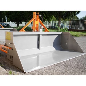 DELEKS PRI-H hydraulic rear blade for tractor