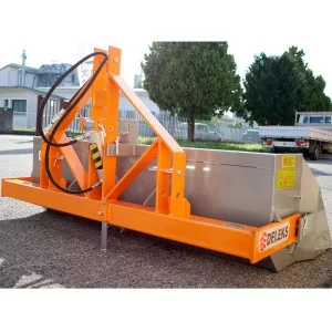 Hydraulic rear loader for DELEKS PRI-H tractor