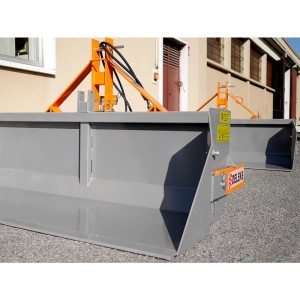 DELEKS PRI-H hydraulic rear blade for tractor