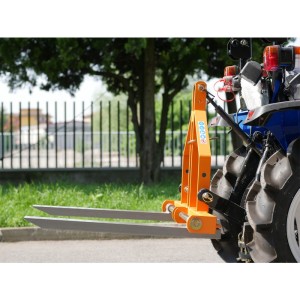 Elevador trasero de palets para tractor DELEKS D-300 300kg