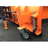 Limpa-neves montado em trator com carregador frontal SSH-E