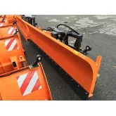 Traktoranbau-Schneepflug mit Frontlader SSH-E