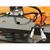 Lame de déneigement montée sur tracteur avec chargeur frontal SSH-E