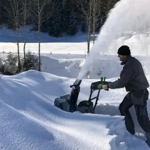 Chasse-neige à batterie Ego Power SNT2400E 61cm