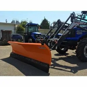 Lame à neige montée sur tracteur Deleks LN-175-E