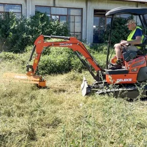 Tête de débroussaillage 60cm lames, pour mini excavateur DELEKS