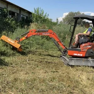 Cabeça de roçadora com lâminas de 60 cm, para mini-escavadora DELEKS