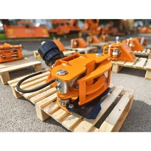 Forestry head, shearer and hydraulic rotator for mini-excavator