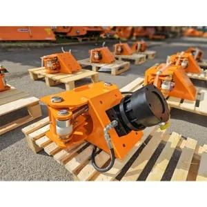 Forestry head, shearer and hydraulic rotator for mini-excavator