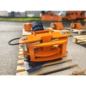 Forestry head, shearer and hydraulic rotator for mini-excavator