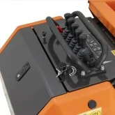 Міні самоскид з підйомним кузовом і лопатою Deleks M8000 KUBOTA