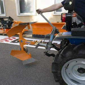 Charrue réversible DRP-25 pour petit tracteur DELEKS