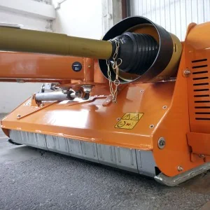 DELEKS VOLPE 100 160 kg Seitenhäcksler für Traktoranbau