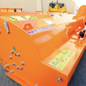 Trituratore laterale per trattore DELEKS ALCE 160 600 kg