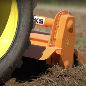 Rotovator DELEKS DFM 125 1250 mm monté sur le tracteur pour les tracteurs DELEKS