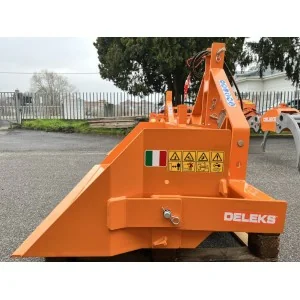 Rear hydraulic PTO shovel Deleks BUCKET-160H 700 Kg