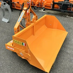 Deleks Carregador traseiro com tomada de força hidráulica BUCKET-180H 700 Kg