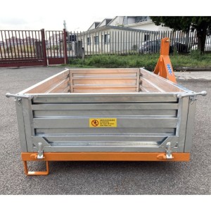 Benna per trattore Deleks T-1800 con dispositivo di ribaltamento