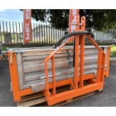 Rear hydraulic PTO backhoe Deleks