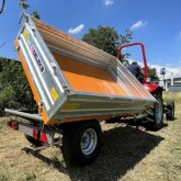 Landwirtschaftlicher Anhänger PTO Deleks RM14-T3 mit Handbremse