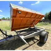 Landwirtschaftlicher Anhänger PTO Deleks RM14-T3 mit Handbremse