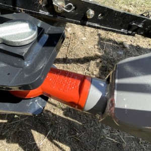 Rimorchio agricolo a presa di forza Deleks RM14-T3 con freni manuali