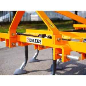7-armiger Kultivator PTO Deleks DE-165-7-V 30 - 50 PS