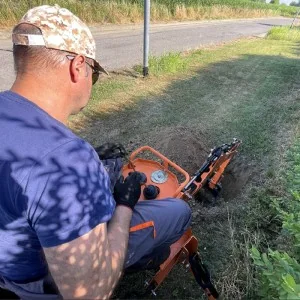 Deleks Retroescavadora com tomada de força DRS-1000 250kg