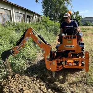 Deleks Zapfwellen-Baggerlader DRS-1000T