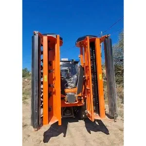 Broyeur pliant monté sur tracteur Zeppelin HT Eventail 460cm