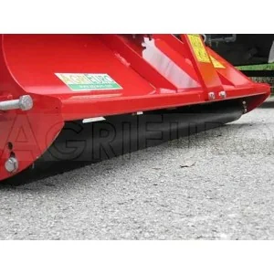 Broyeur AgriEuro Premium Line Fu 112 cm monté sur tracteur