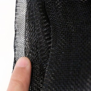 Resistant blanket for harvesting olives and other fruits