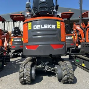 Deleks Mini excavatrice M120 Moteur Yanmar 19 HP