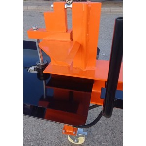 EuroCentauro Log Splitter León with hydraulic log lift