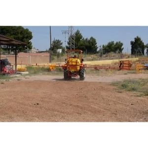 PTO suspended sprayers with Centauro Monforte bars