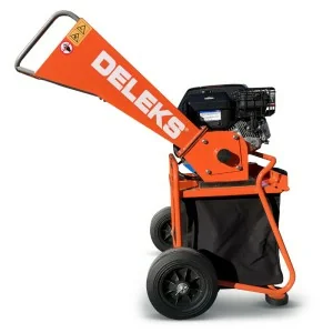 Small chipper with Loncin engine Deleks DK-300 with collector