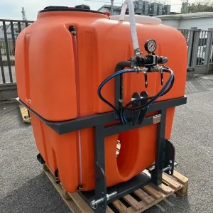 Anhängespritze für Traktor Deleks MARTE 600 Liter