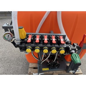 Irroratore a braccio per trattore Deleks GIOVE 600 Litri